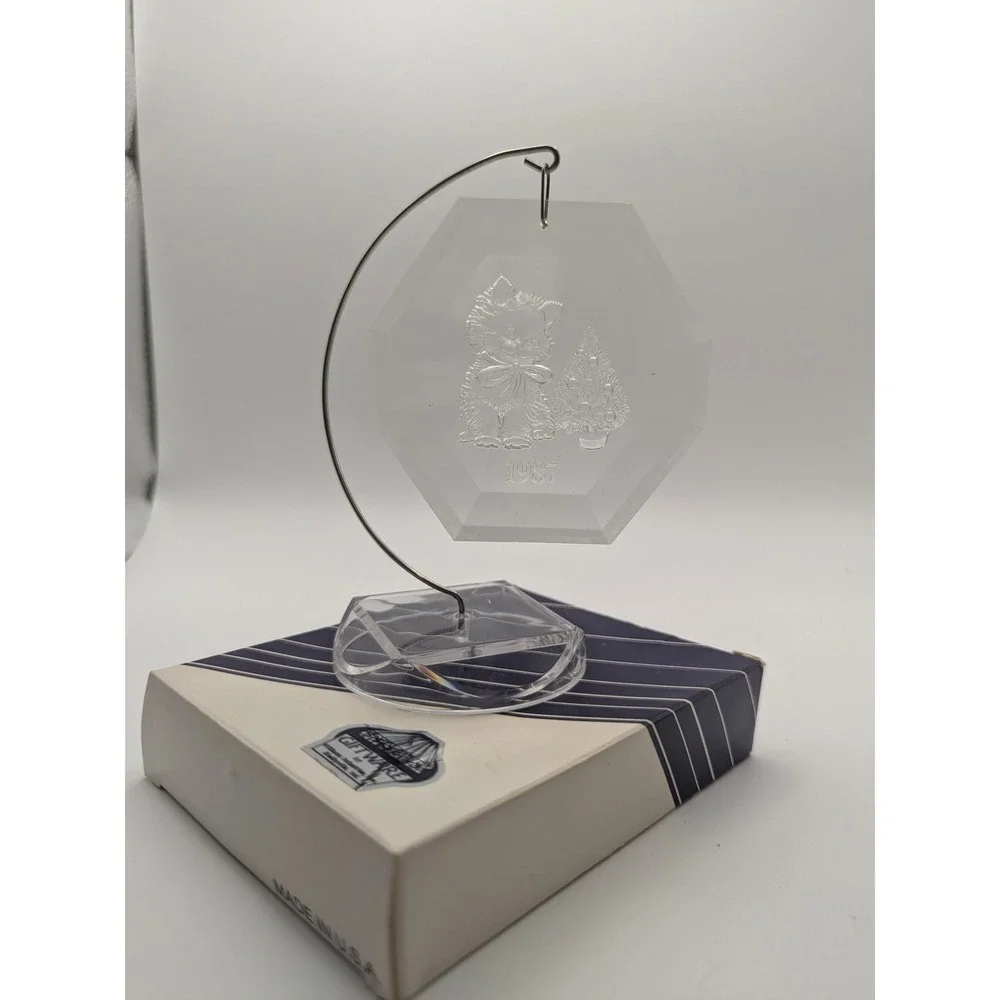Giftware by Williams Industries crystal etched
